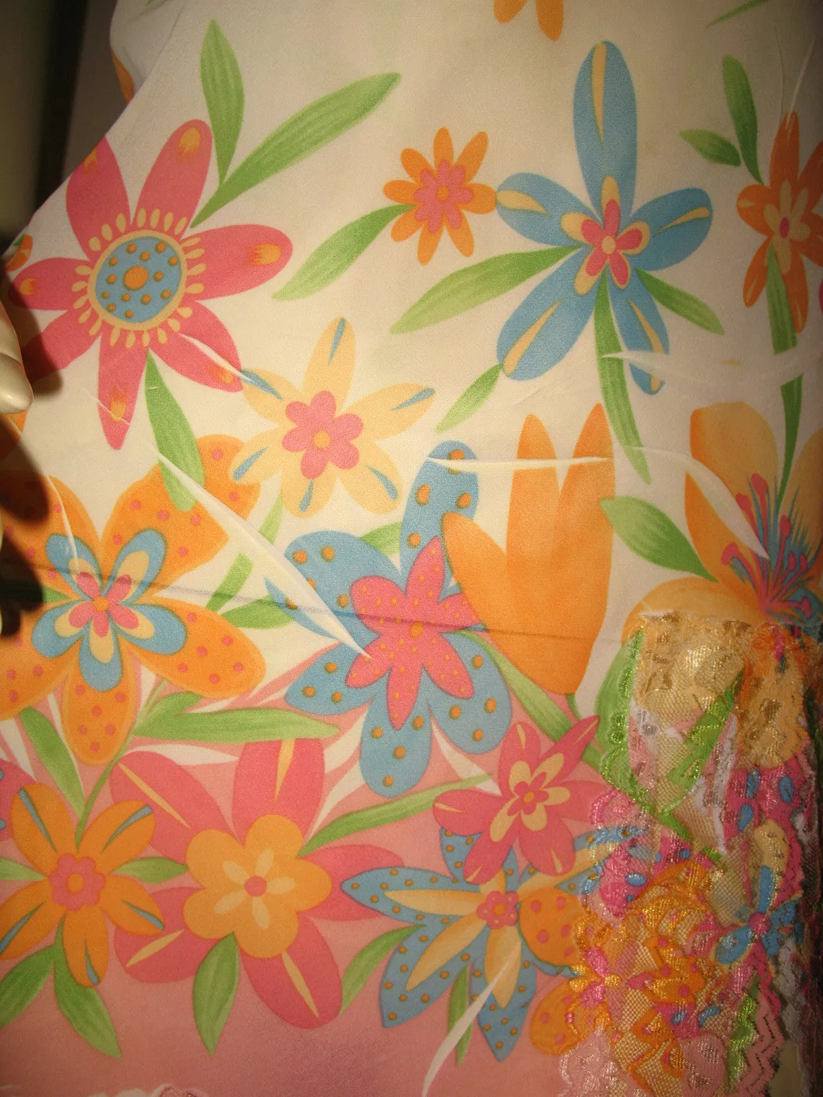MADE In USA TWENTY ONE Womens Tops White Multi Color Floral Print SHEER SPAGHETTI CAMISOLE TOP Small