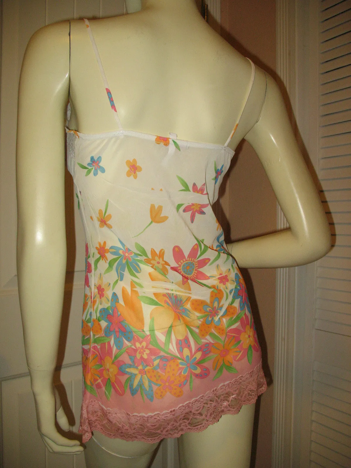 MADE In USA TWENTY ONE Womens Tops White Multi Color Floral Print SHEER SPAGHETTI CAMISOLE TOP Small