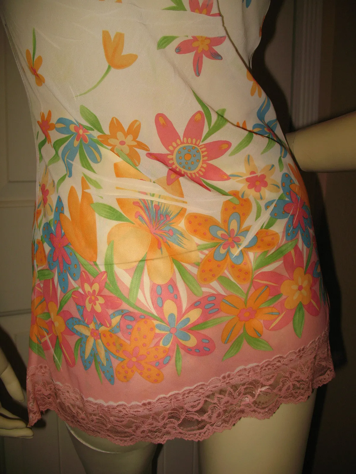 MADE In USA TWENTY ONE Womens Tops White Multi Color Floral Print SHEER SPAGHETTI CAMISOLE TOP Small